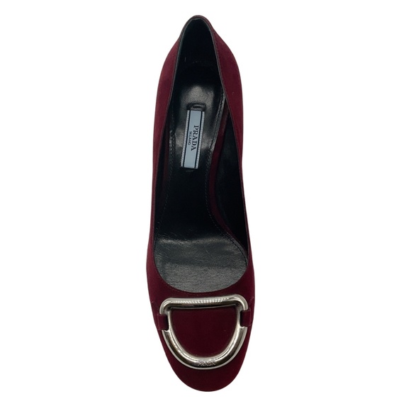 PRADA BURGUNDY / SILVER BUCKLE SUEDE PUMPS - Picture 4 of 8